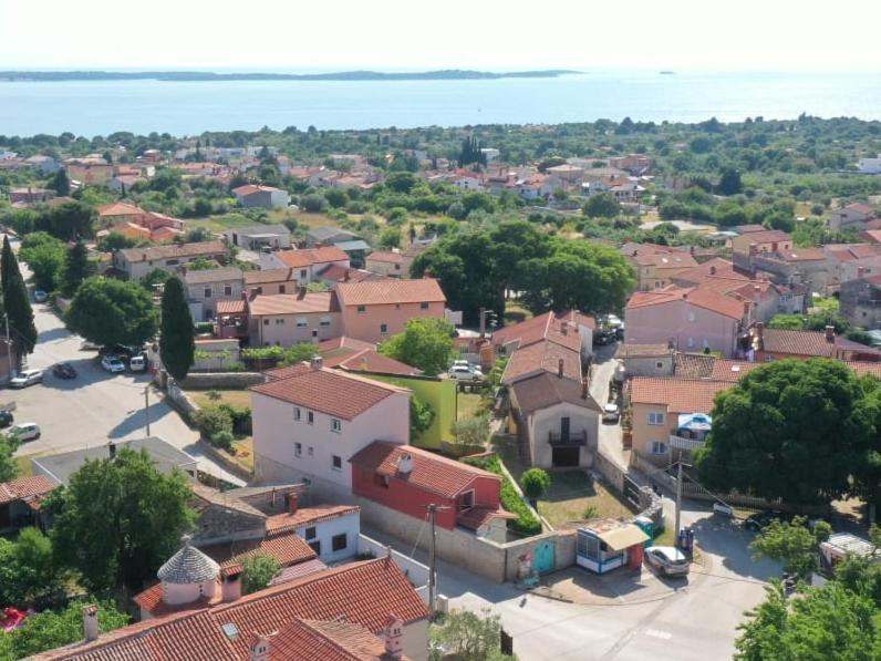 Poiai Stonehouse With Jacuzzi Villa Peroj Szoba fotó